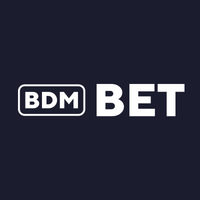 In weißer Schrift auf dunkelblauem Hintergrund steht "BDM" in einem abgerundeten Rechteck, gefolgt von dem Wort "BET" in großen, fetten Buchstaben.